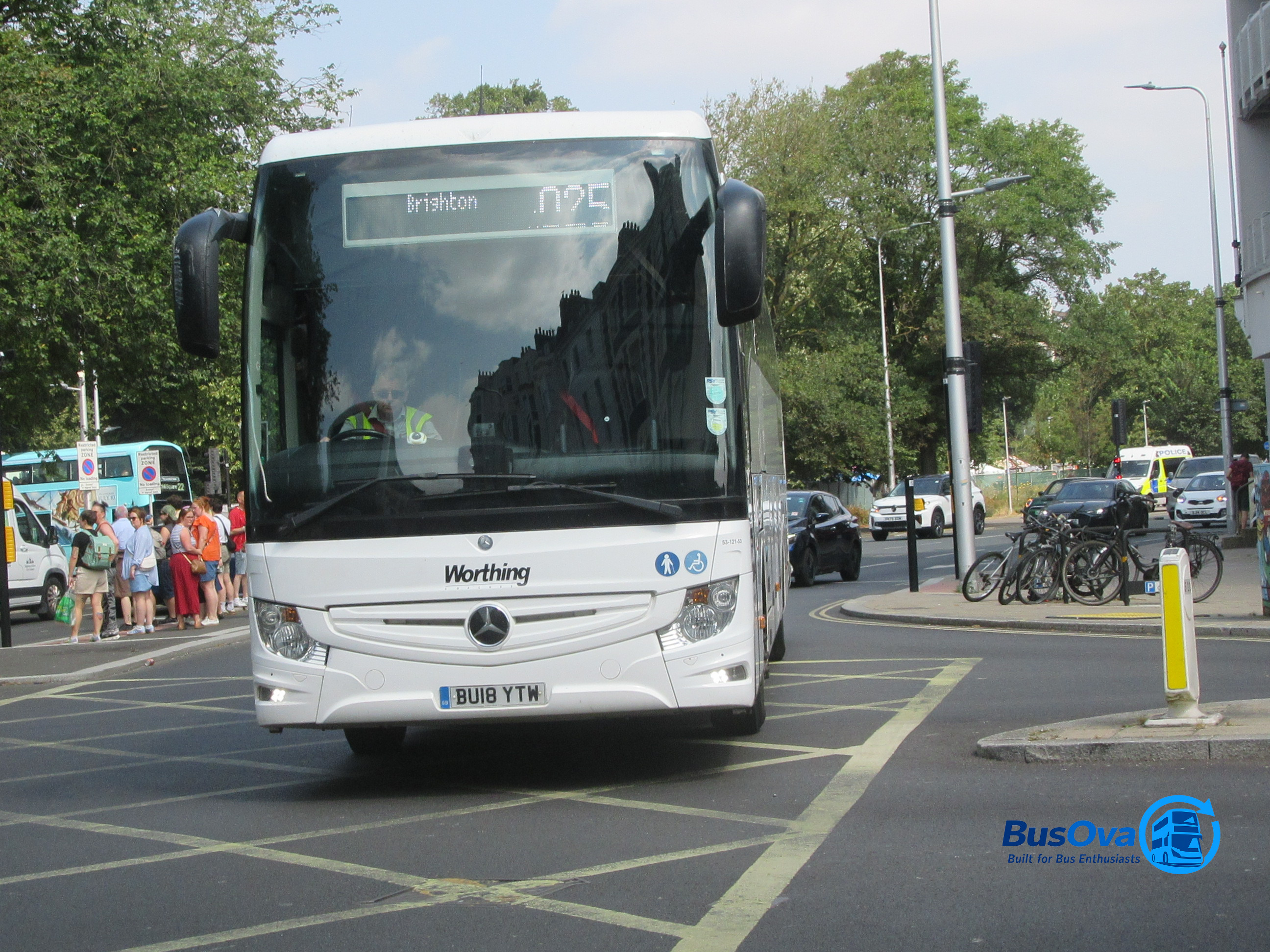 Bus photo 1