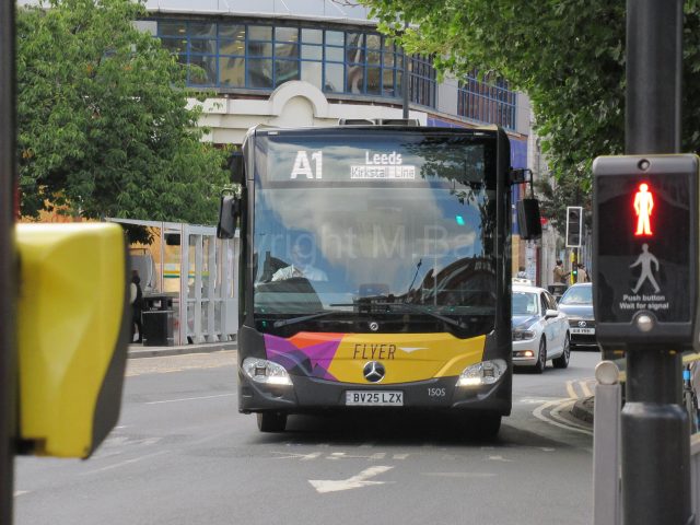 Bus photo 1