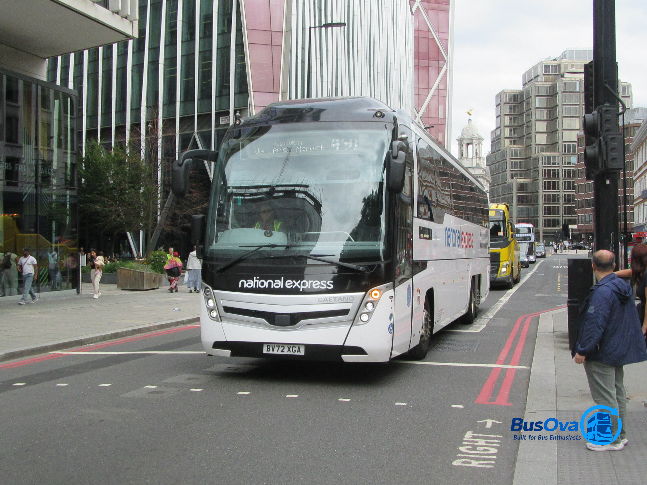 Bus photo 1
