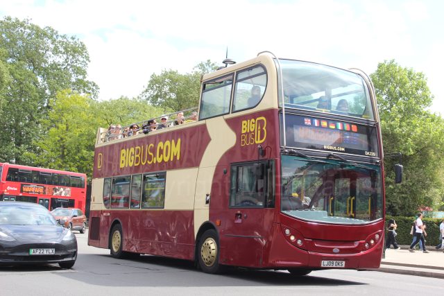 Bus photo 1