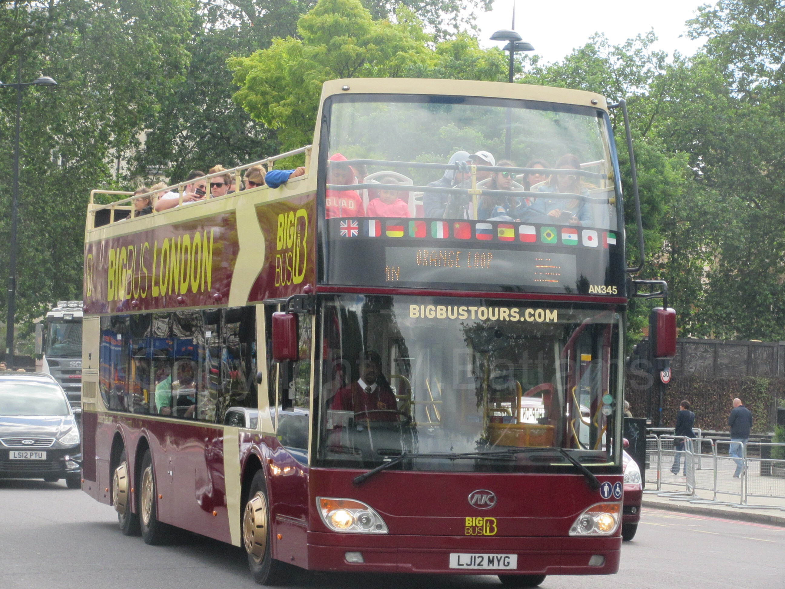 Bus photo 1