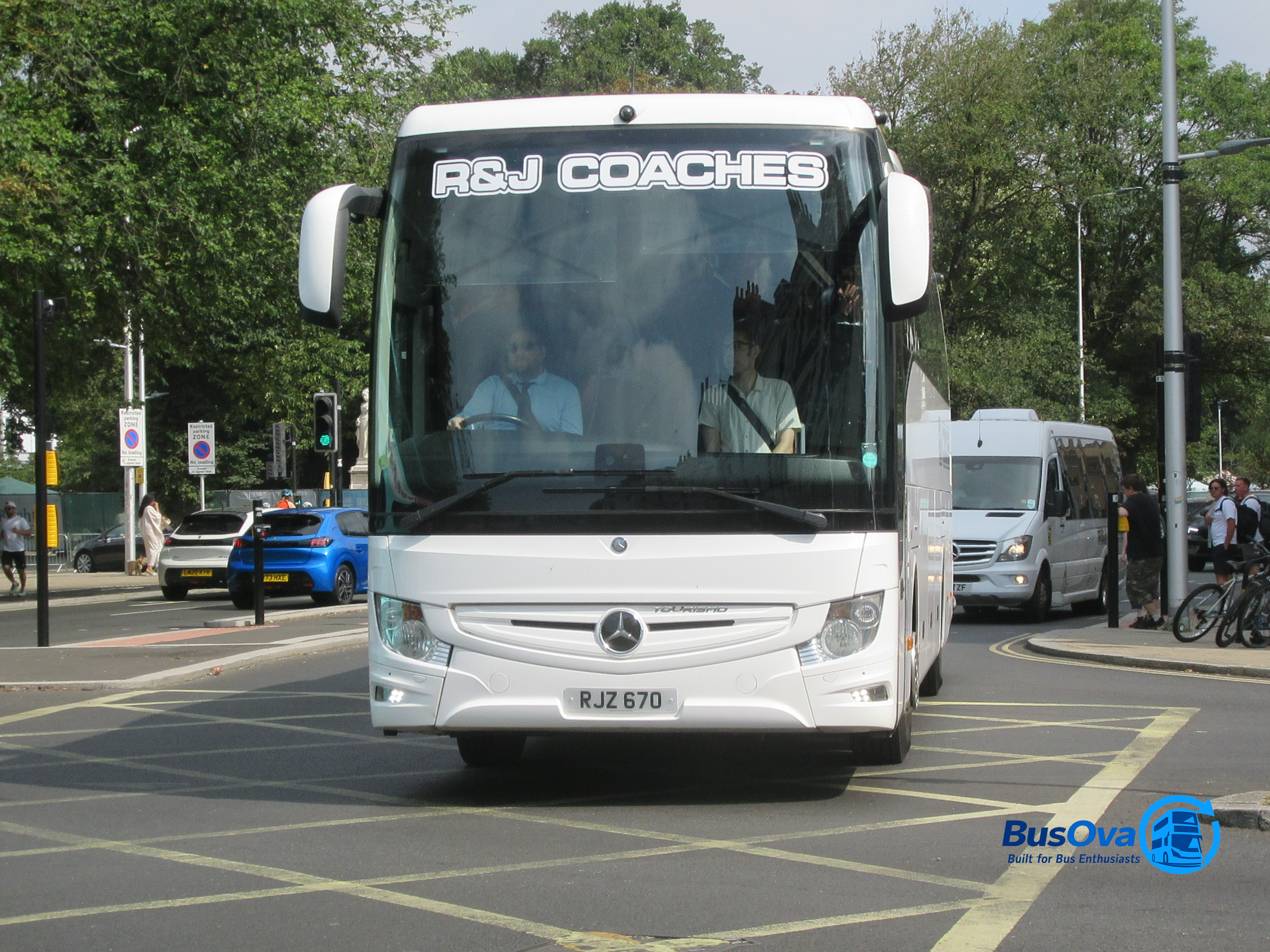 Bus photo 1