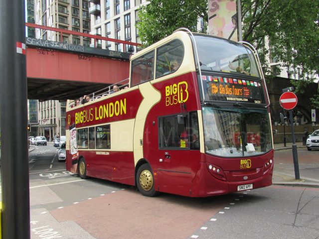 Bus photo 1