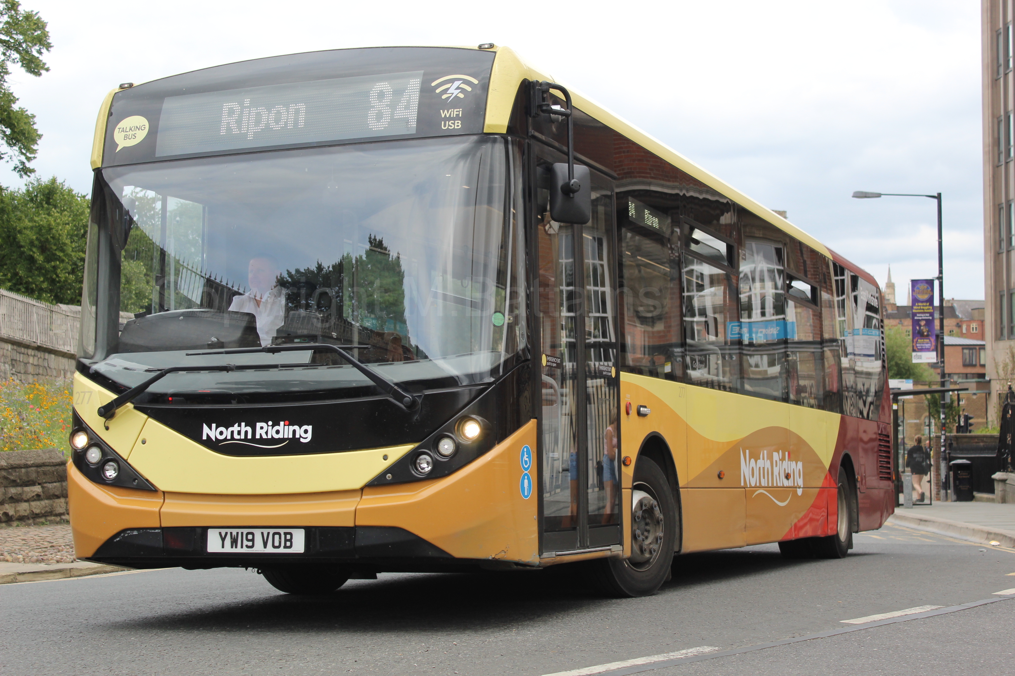 Bus photo 1