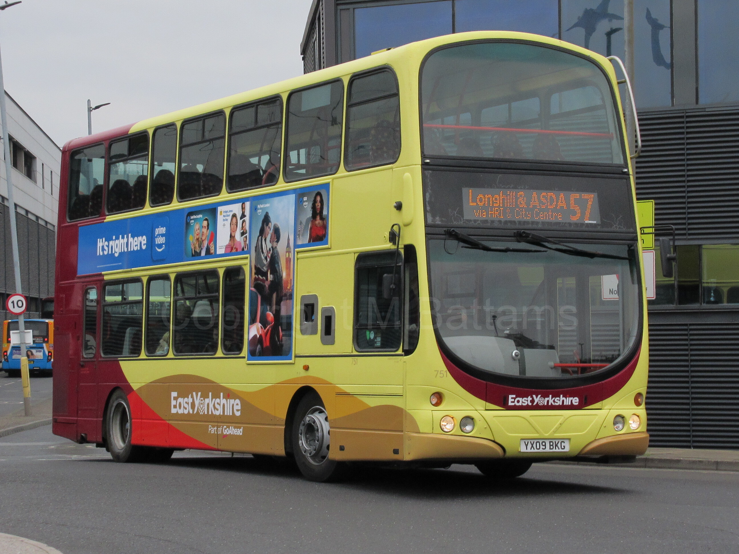 Bus photo 1
