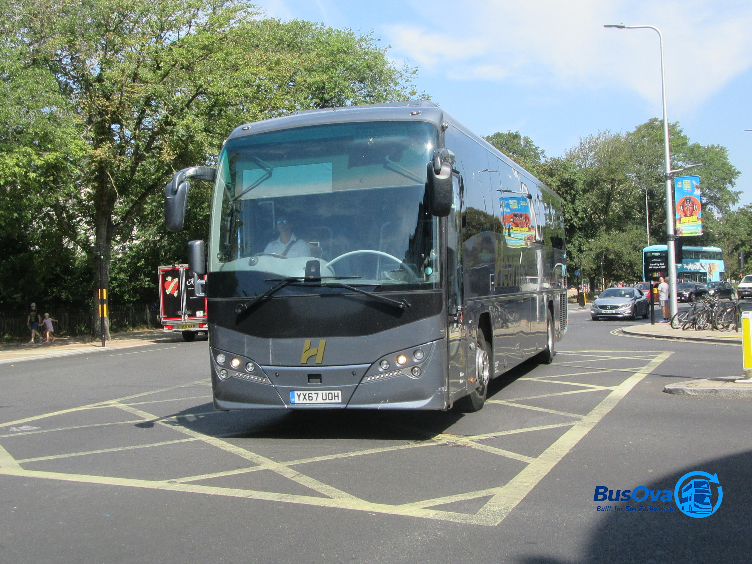 Bus photo 1