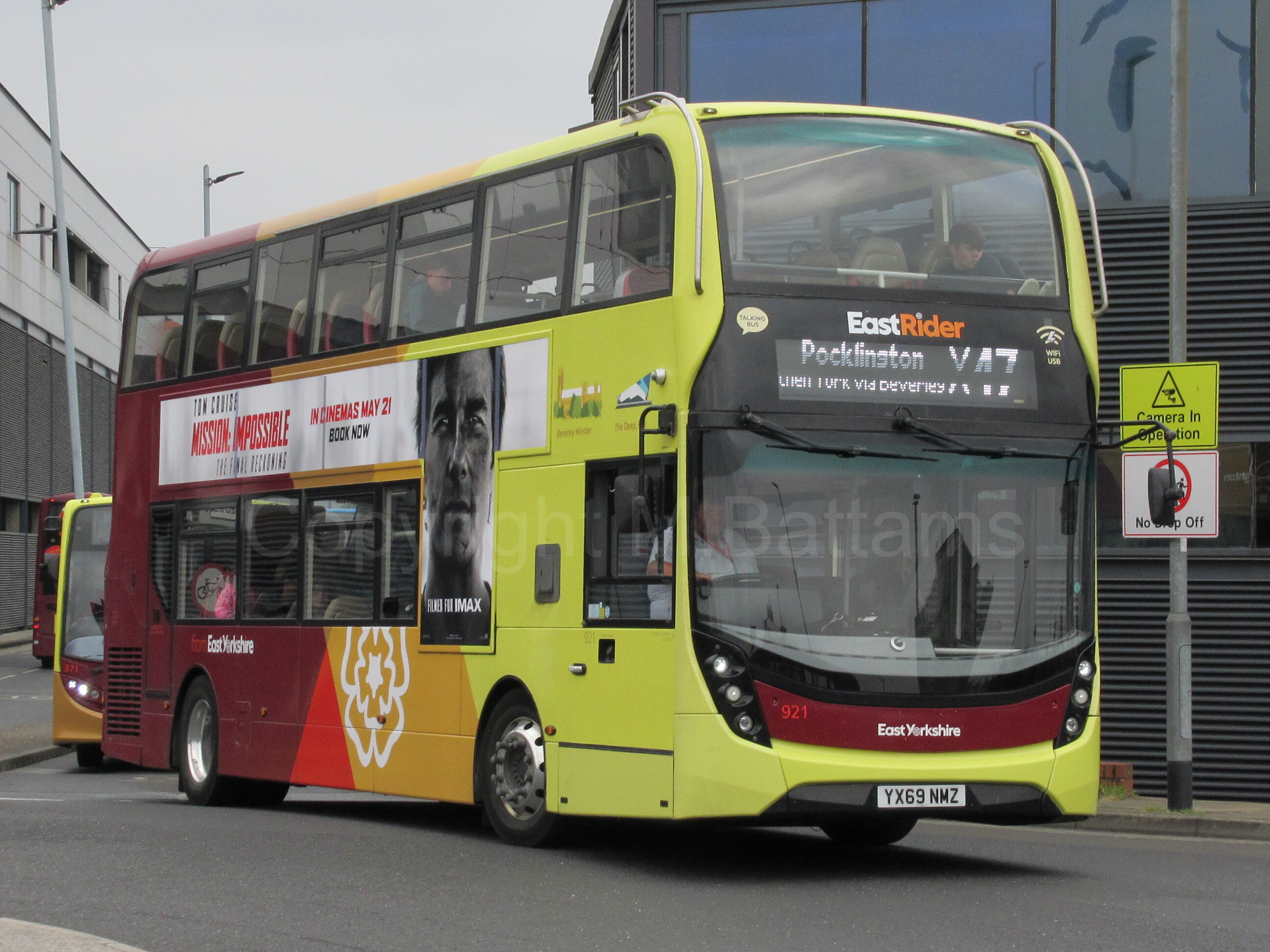 Bus photo 1